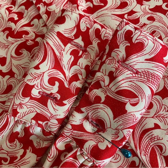 MISS SOPHISTICATES BY PENDLETON RED PAISLEY TUNIC BLOUSE - Picture 9 of 10